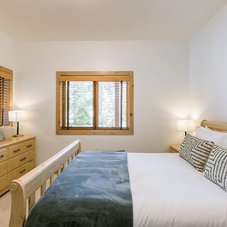 Coyote Moon By Avantstay Cabin Wsauna Mins From Dt Truckee Northstar المظهر الخارجي الصورة