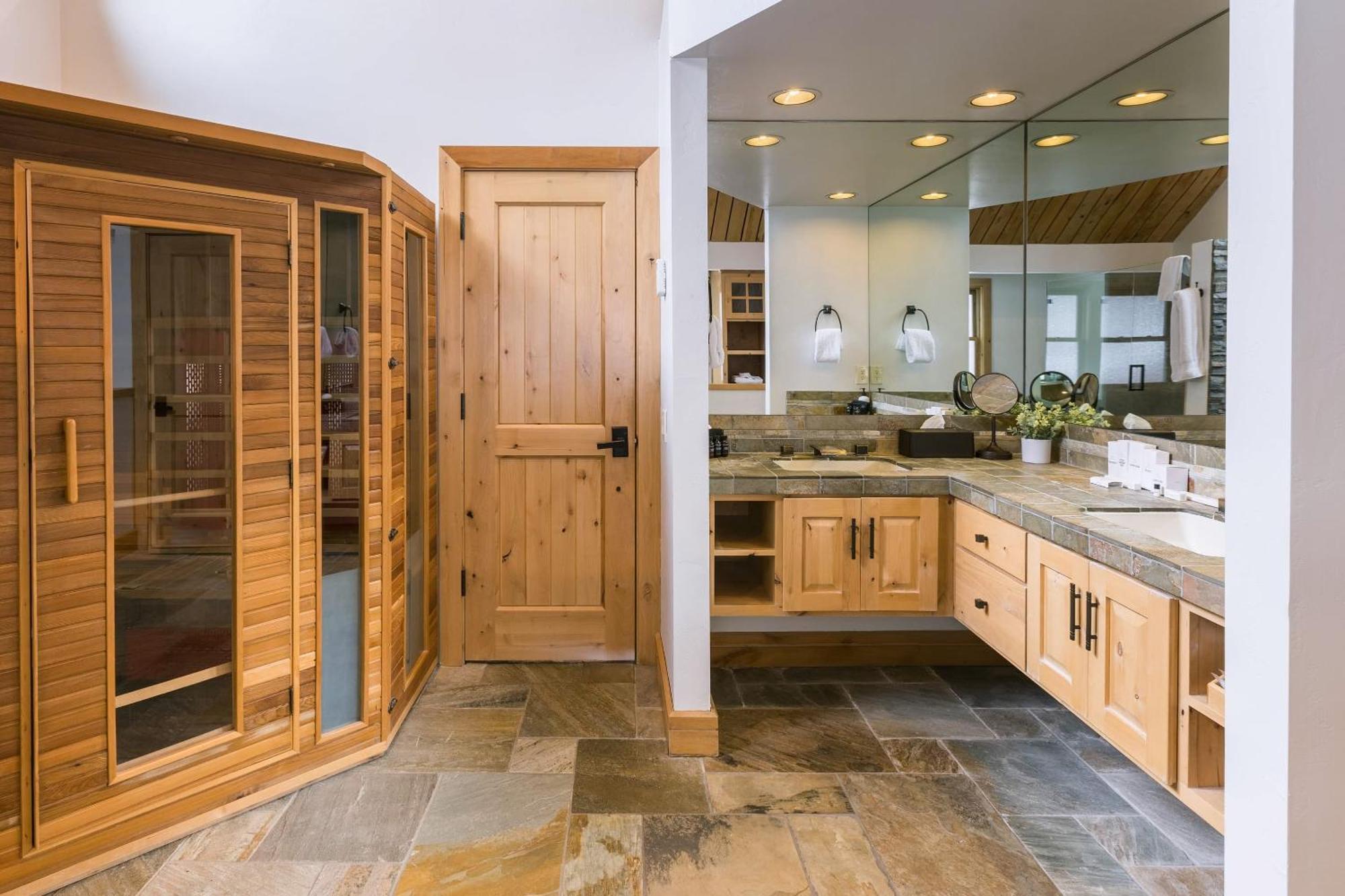 Coyote Moon By Avantstay Cabin Wsauna Mins From Dt Truckee Northstar المظهر الخارجي الصورة