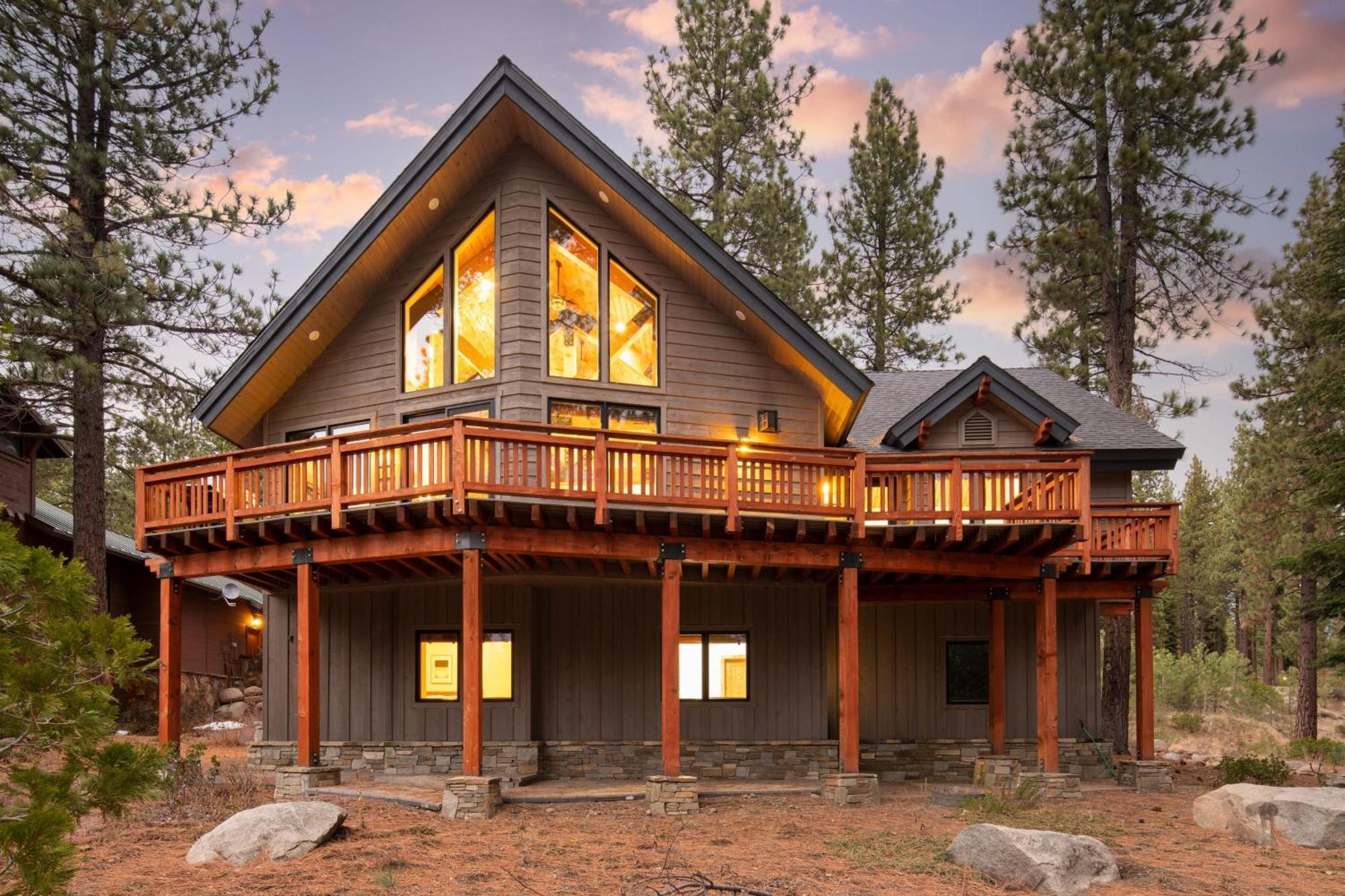 Coyote Moon By Avantstay Cabin Wsauna Mins From Dt Truckee Northstar المظهر الخارجي الصورة